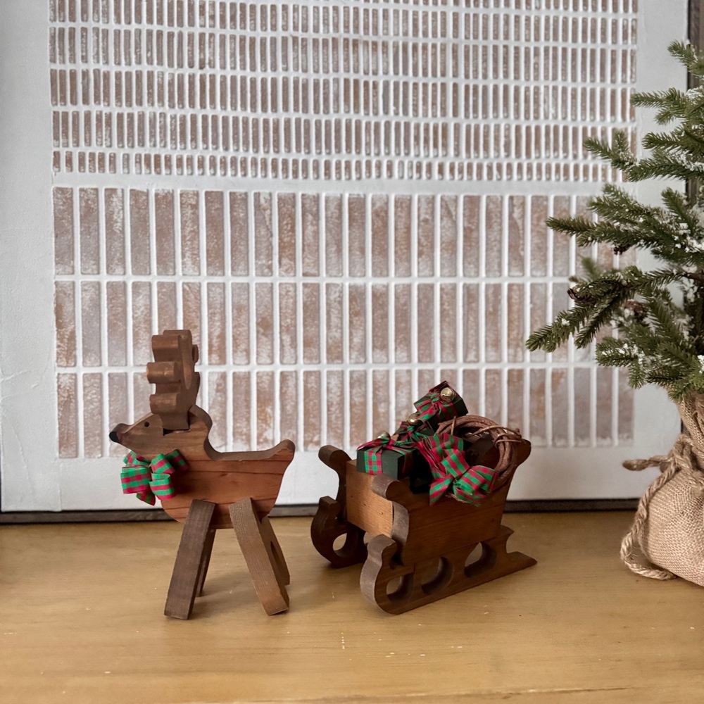 Vintage Wooden Reindeer and Sleigh Holiday Decor